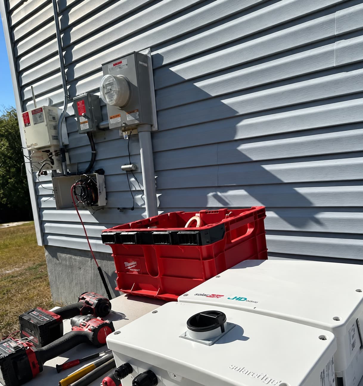 Roof and solar service work
